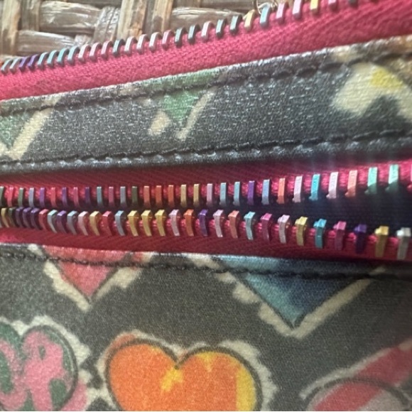 Dooney & Bourke heart 💜 coin purse with key ring/zipper pull - Picture 11 of 12